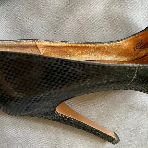 BCBGeneration Parade Heels Size 6 - Picture 7 of 13